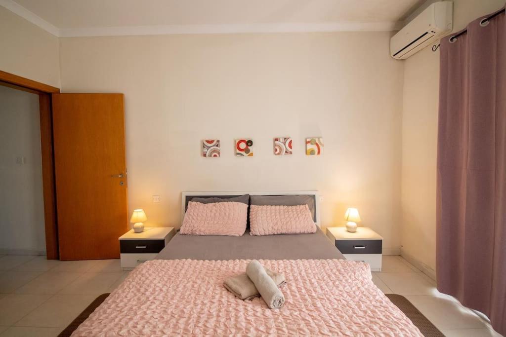 Modern Apt In The Heart Of Maltese Nightlife Saint Julian's 외부 사진