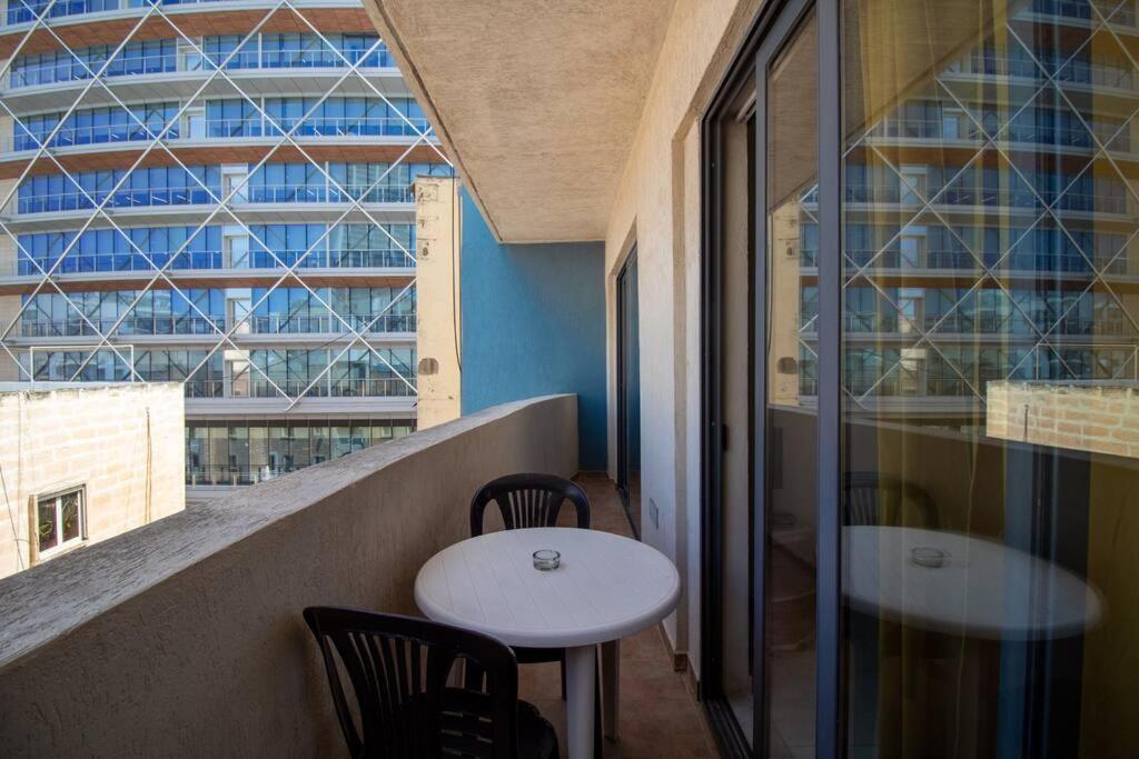 Modern Apt In The Heart Of Maltese Nightlife Saint Julian's 외부 사진