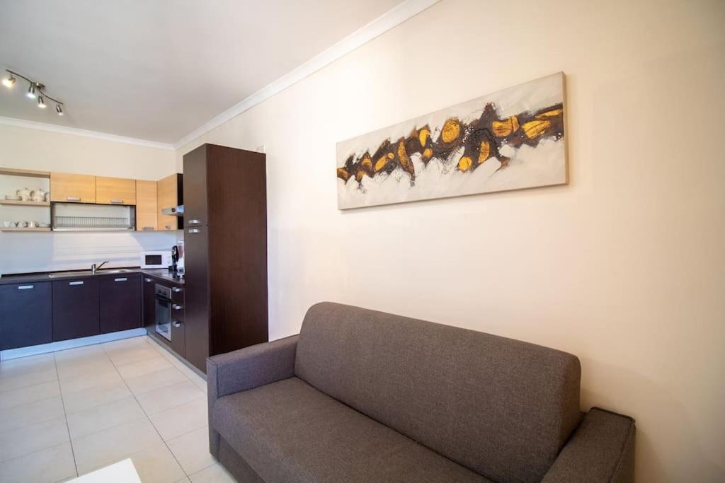 Modern Apt In The Heart Of Maltese Nightlife Saint Julian's 외부 사진