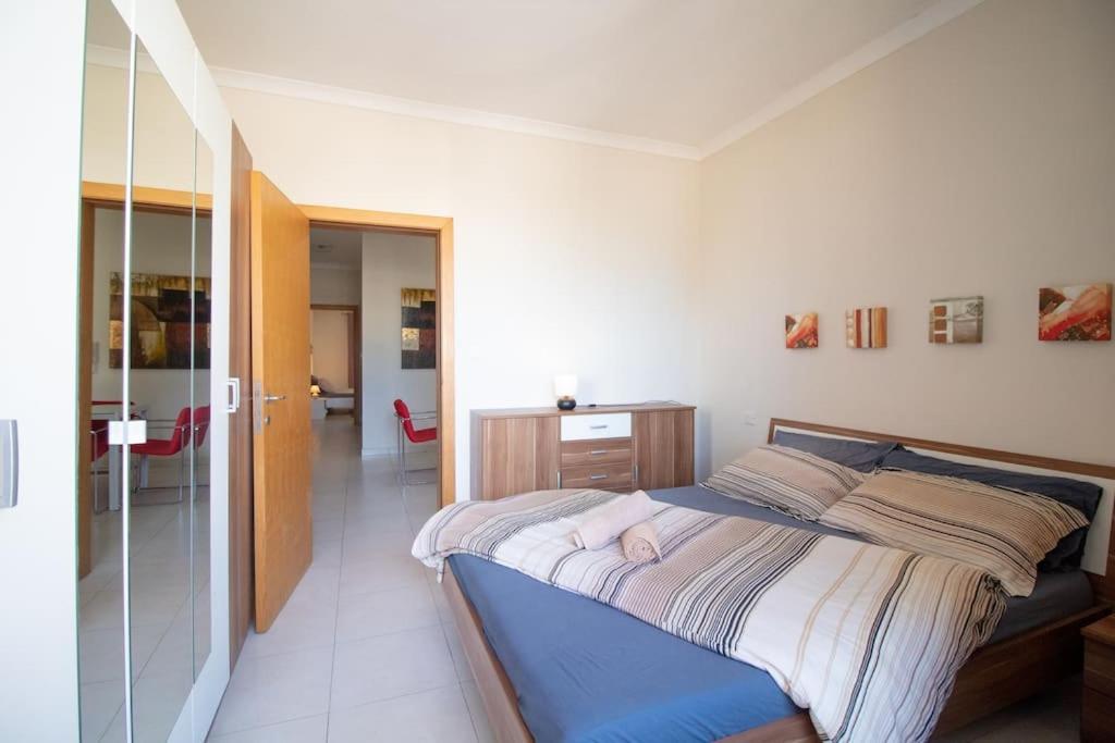Modern Apt In The Heart Of Maltese Nightlife Saint Julian's 외부 사진