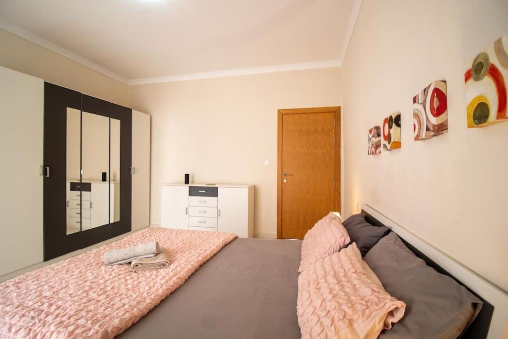 Modern Apt In The Heart Of Maltese Nightlife Saint Julian's 외부 사진